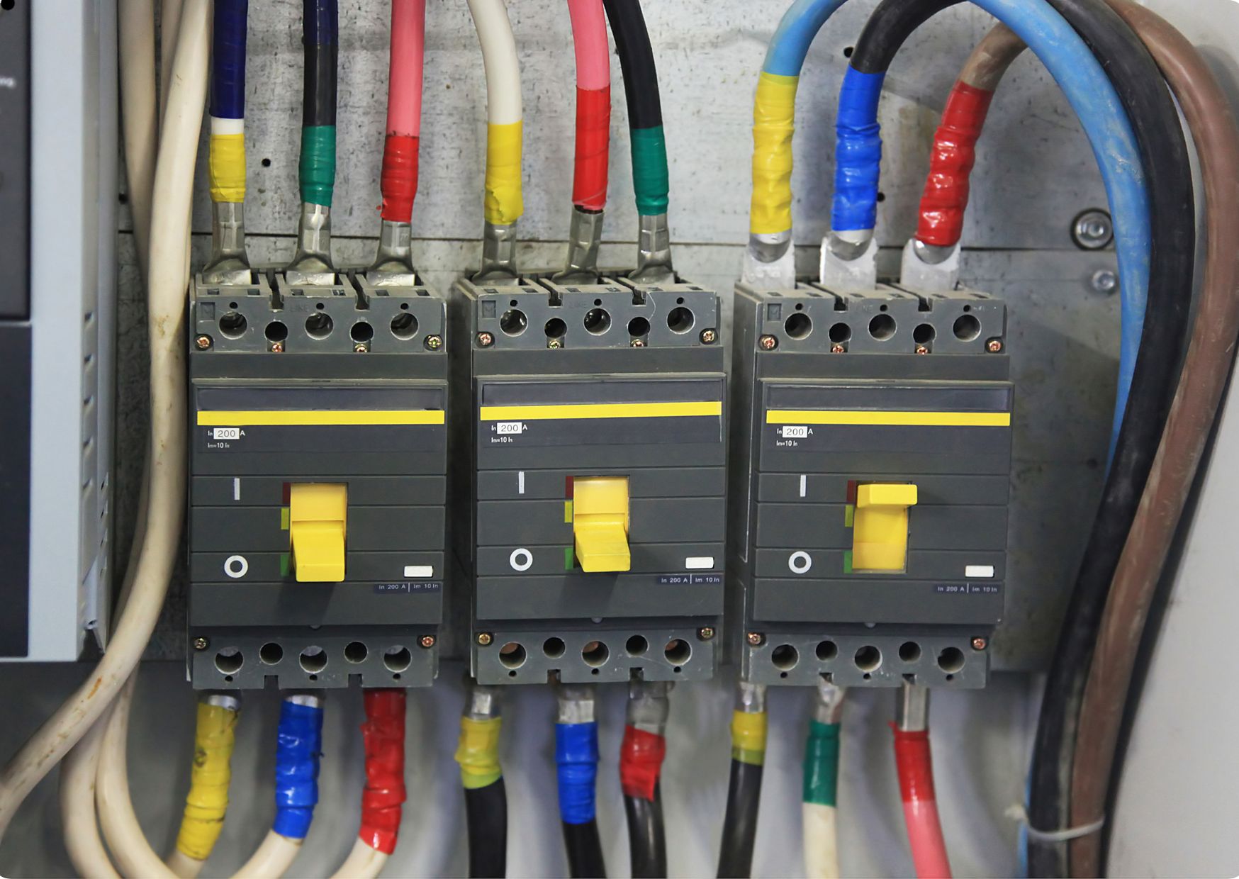 Mastering Per Unit Calculations for Single and Three Phase Electricity Thumbnail