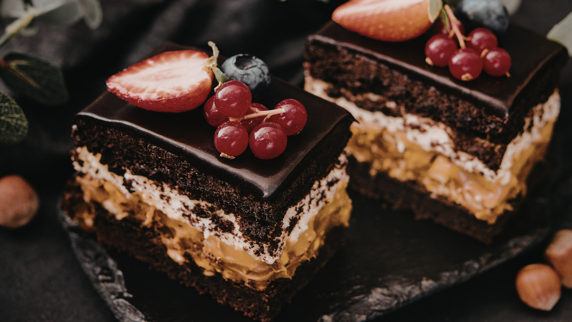 Bakery-Style Cake Desserts Thumbnail
