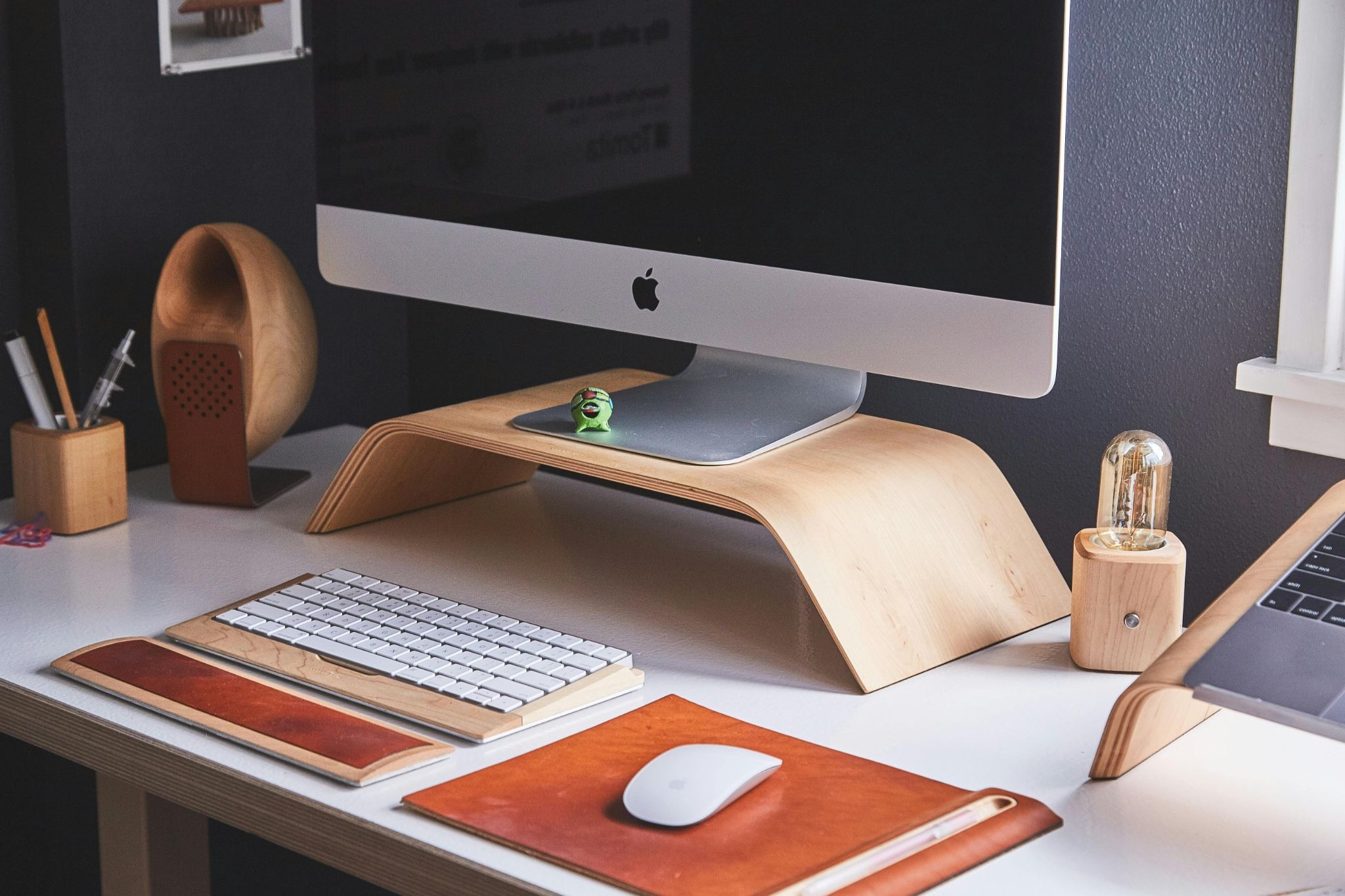 Workplace Organization Tips: How to Maintain Clean and Productive Spaces Thumbnail