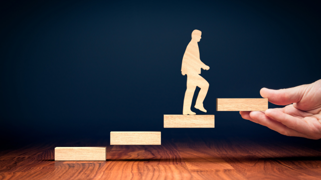 How to Develop a Business Leadership Strategy Thumbnail